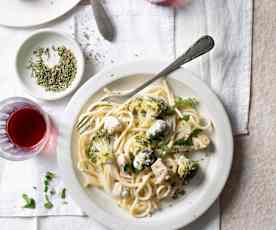 One-Pot-Pasta mit Hähnchen und Brokkoli