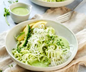 Kohlrabi-Nudeln in Kräutersauce