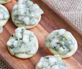 Snacks de pera com gorgonzola