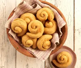 Herbed Spiral Rolls