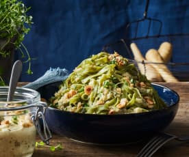 Tagliatelle mit Pastinaken-Pesto