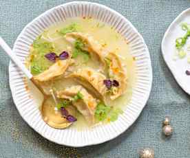 Raviolis de daurade au citron vert, bouillon à la citronnelle