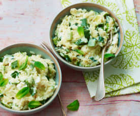 Riz pilaf aux courgettes, chèvre frais et menthe