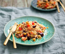 Salada de quinoa e grão com molho de mostarda