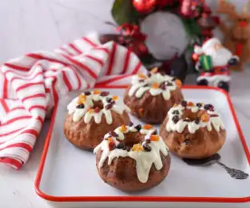 Christmas Berry Kouglof