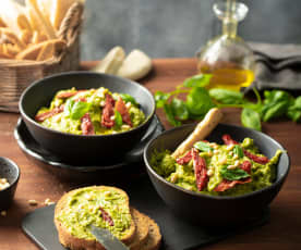 Houmous au pesto et aux tomates séchées