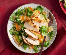 Grünkohlsalat mit Erdnuss-Dressing und Hähnchen