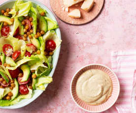 Ensalada César vegana con garbanzos asados