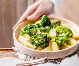 Broccoli and Potatoes with Blue Cheese Sauce