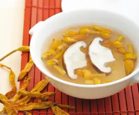 金针菜香菇汤