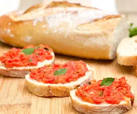 Bruschetta de tomate e manjericão