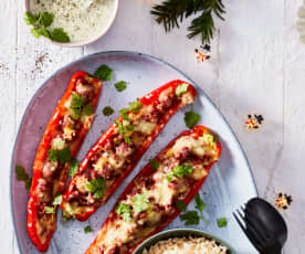 Überbackene Spitzpaprika mit Merguez und Reis