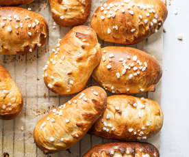 Petits pains au lait et sucre perlé