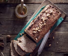 Maronen-Apfel-Brot mit Walnüssen