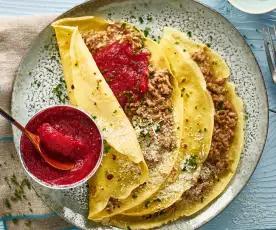 Hackfleisch-Omeletten mit Randen-Apfelmus