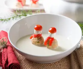 Crema de almendras con albóndigas muñeco de nieve