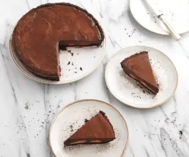 Tarte de mousse de chocolate com morangos