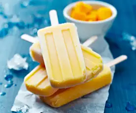 Mango yoghurt ice cream