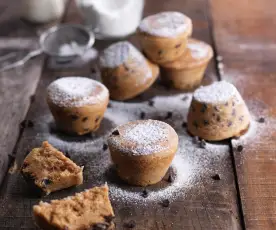 Muffin alla vaniglia e gocce di cioccolato al vapore