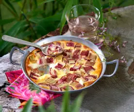 Clafoutis au fromage blanc, rhubarbe et safran