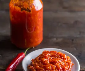 Confiture de tomate et de piment rouge