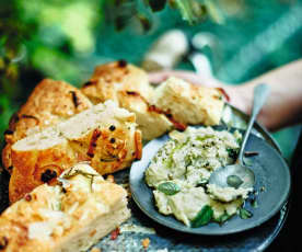 Focaccia au pecorino, au lard et crème d'artichaut 