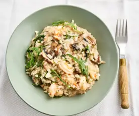 Risoto de camarão, rúcula e cogumelos