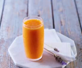 Jugo integral de naranja con zanahoria