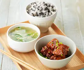 豆瓣粉蒸排骨饭+青菜蛋花汤
