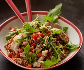 斯佩尔特小麦鸡肉色拉