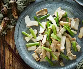 松茸芹菜炒肉片
