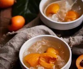枇杷银耳汤