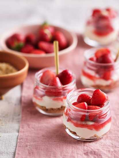 sous-vide慢煮草莓配白巧克力奶酪慕斯