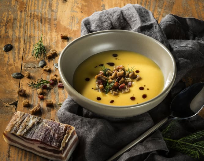 Kürbissuppe mit Speck und Brotwürfeln - Cookidoo™– the official ...