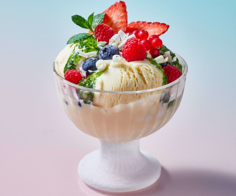 Weißes Stracciatella-Eis mit Früchten und Minzpesto - Cookidoo™– the official  Thermomix® recipe platform