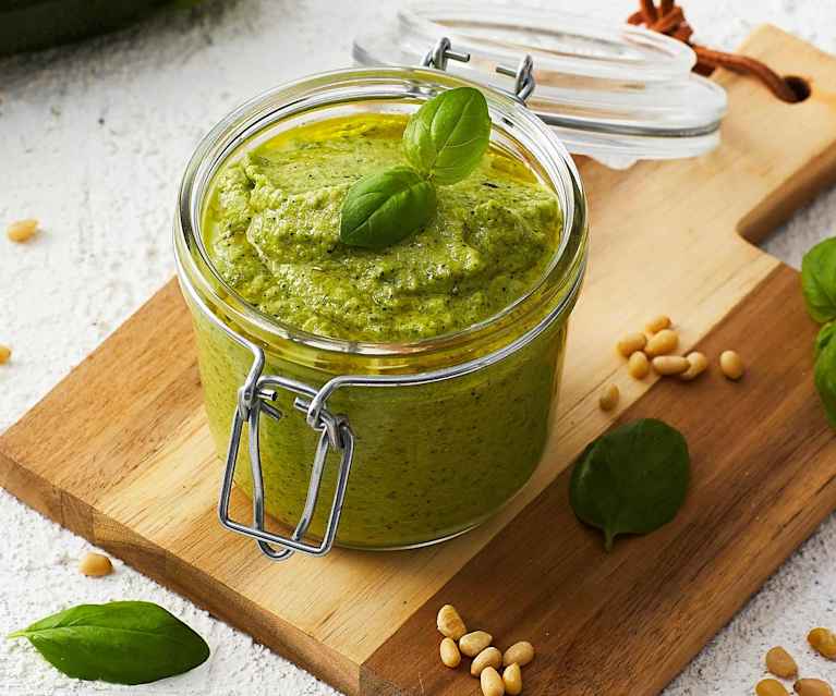 Pesto di zucchine e basilico