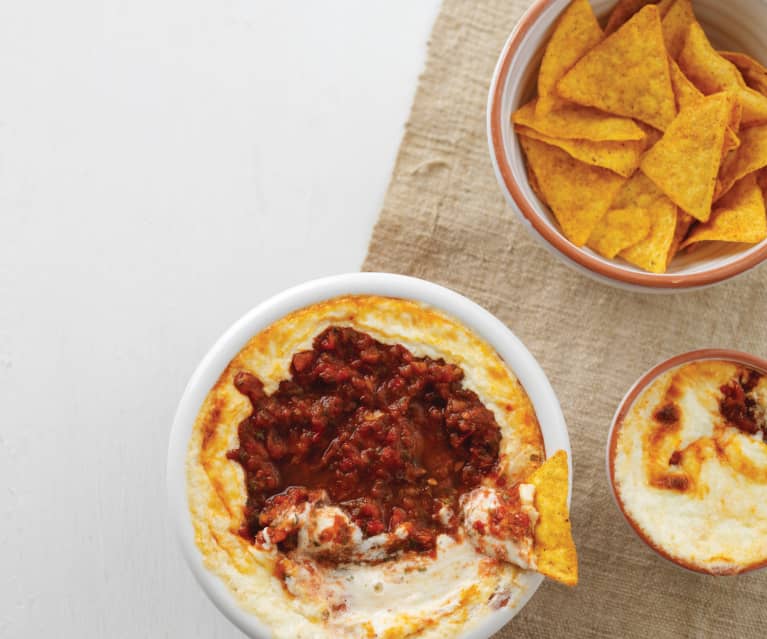 Tortilhas com molho de tomate e pimentos gratinado