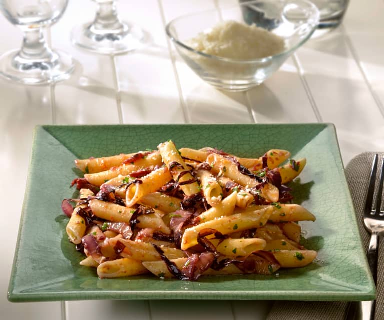 Penne lisce al ragù di trevisana