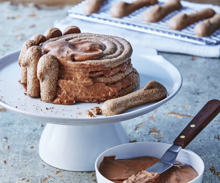 Pastel de merengue y mousse de chocolate