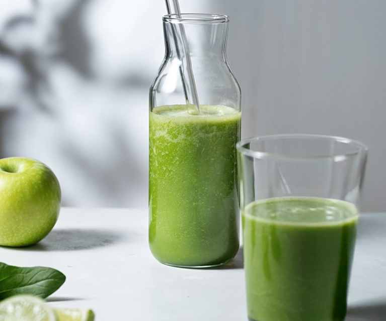 Yeşil Elma, Salatalık ve Ispanaklı Smoothie Yeşil Elma, Salatalık ve Ispanaklı Smoothie