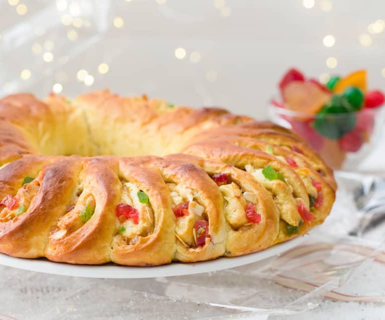 Roscón relleno con frutas confitadas