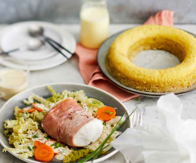 Papillote de poisson au jambon cru, petits légumes et gâteau vapeur à la vanille Papillote de poisson au jambon cru, petits légumes et gâteau vapeur à la vanille