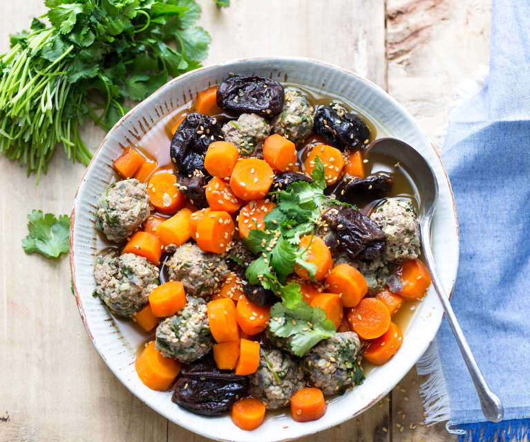 Tajine de keftas, carottes et pruneaux