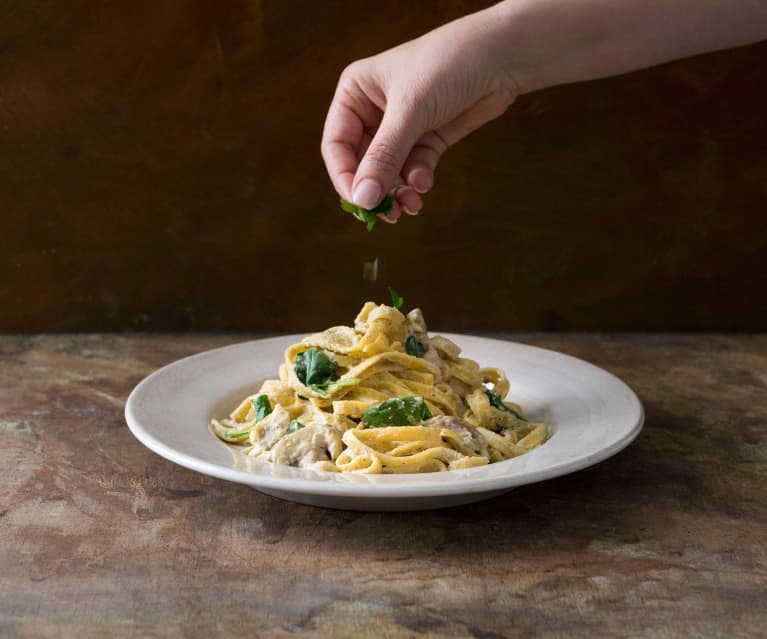 Pasta Alfredo with mushrooms