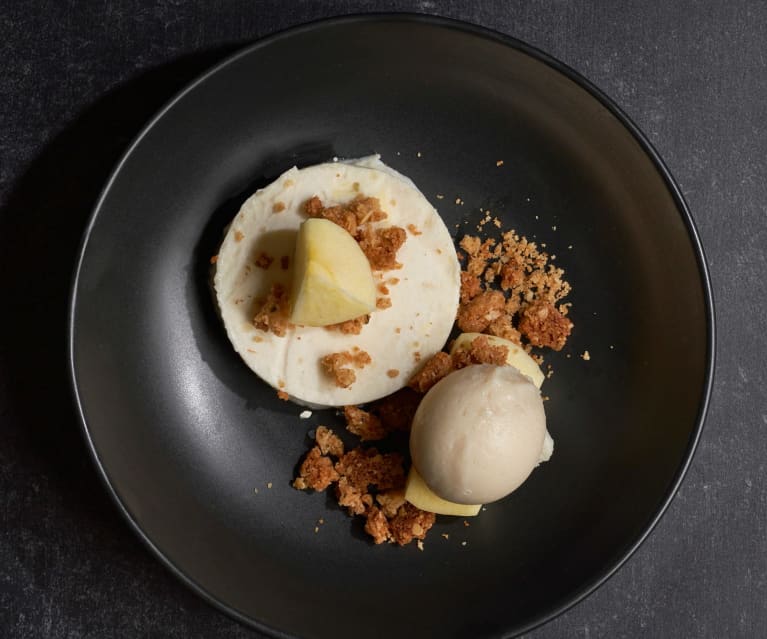 Crumble de mousse de manzana con helado de romero