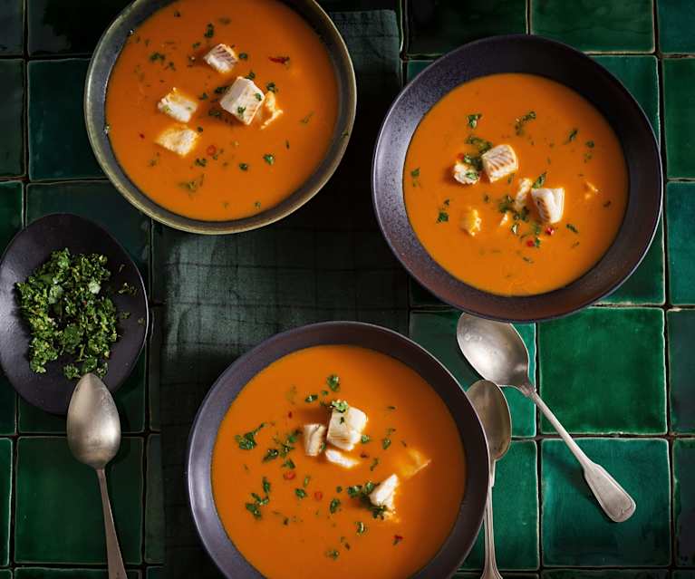 Sopa de peixe e legumes Sopa de peixe e legumes