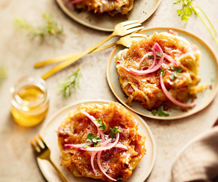 Tatin d'endives, jambon et pickles d'oignons