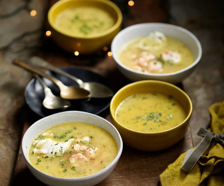 Sopa alentejana com camarão e ovo escalfado