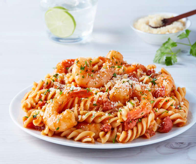 Pasta con camarones y chorizo