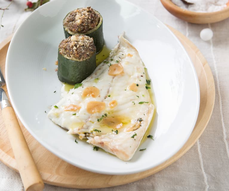 Dorada al orio con calabacines rellenos de champiñones y frutos secos